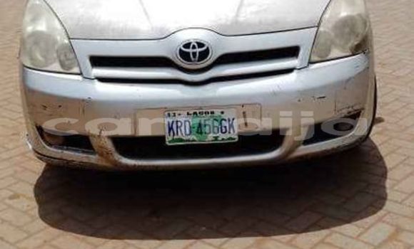 Acheter Occasion Voiture Toyota Verso Gris à Ikorodu, État de Lagos Acheter Occasion Voiture Toyota Verso Gris à Ikorodu, État de Lagos