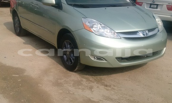 Acheter Import Voiture Toyota Sienna Vert à Lagos, État de Lagos Acheter Import Voiture Toyota Sienna Vert à Lagos, État de Lagos