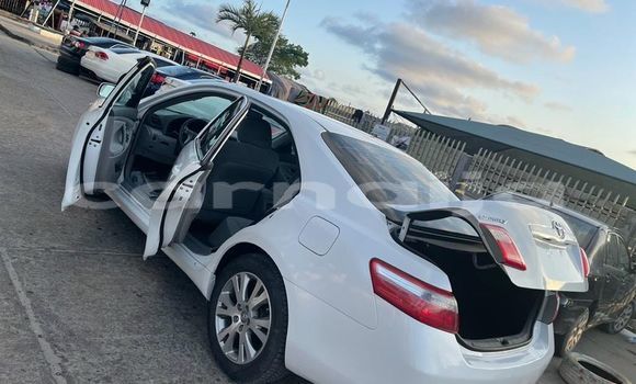 Buy Used Toyota Camry White Car in Lagos in Lagos State Buy Used Toyota Camry White Car in Lagos in Lagos State