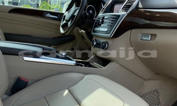 Acheter Occasion Voiture Mercedes-Benz ML–Class Blanc à Lagos, État de Lagos Acheter Occasion Voiture Mercedes-Benz ML–Class Blanc à Lagos, État de Lagos