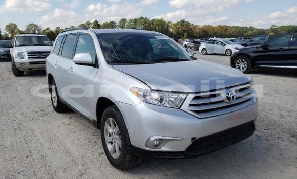 Buy New Toyota Highlander Silver Car in Badagry in Lagos State Buy New Toyota Highlander Silver Car in Badagry in Lagos State