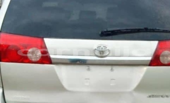 Acheter Occasion Voiture Toyota Sienna Gris à Lagos, État de Lagos Acheter Occasion Voiture Toyota Sienna Gris à Lagos, État de Lagos