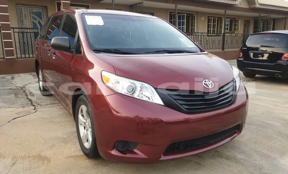 Acheter Occasion Voiture Toyota Sienna Rouge à Lagos, État de Lagos