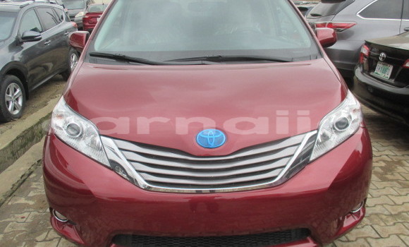 Acheter Occasion Voiture Toyota Sienna Rouge à Lagos, État de Lagos Acheter Occasion Voiture Toyota Sienna Rouge à Lagos, État de Lagos