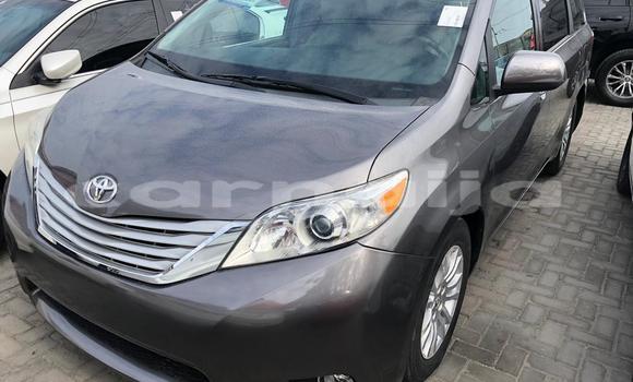 Acheter Occasion Voiture Toyota Sienna Noir à Lagos, État de Lagos Acheter Occasion Voiture Toyota Sienna Noir à Lagos, État de Lagos