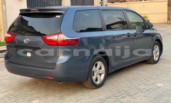 Acheter Occasion Voiture Toyota Sienna Bleu à Lagos, État de Lagos Acheter Occasion Voiture Toyota Sienna Bleu à Lagos, État de Lagos