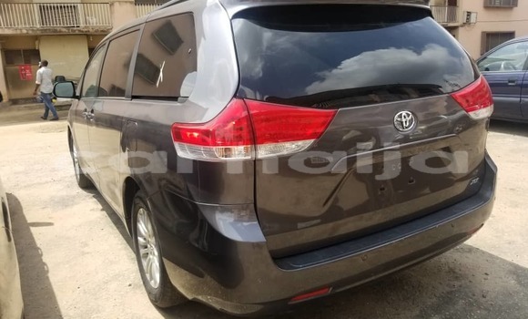 Acheter Occasion Voiture Toyota Sienna Noir à Lagos, État de Lagos Acheter Occasion Voiture Toyota Sienna Noir à Lagos, État de Lagos