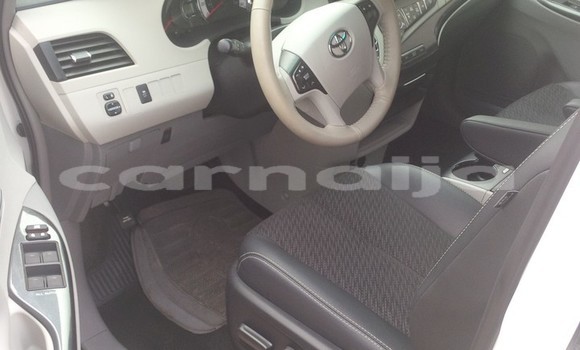 Acheter Occasion Voiture Toyota Sienna Blanc à Lagos, État de Lagos Acheter Occasion Voiture Toyota Sienna Blanc à Lagos, État de Lagos