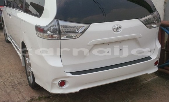 Acheter Occasion Voiture Toyota Sienna Blanc à Lagos, État de Lagos Acheter Occasion Voiture Toyota Sienna Blanc à Lagos, État de Lagos