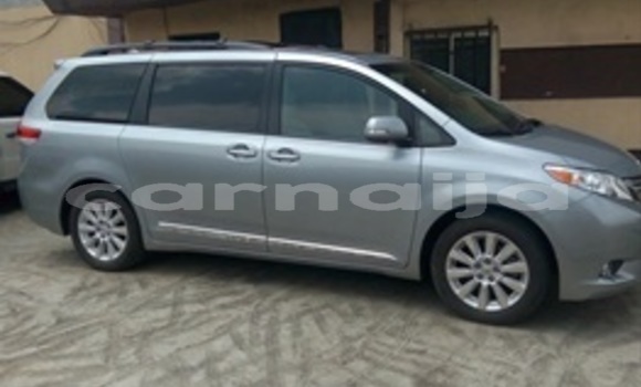 Acheter Occasion Voiture Toyota Sienna Beige à Lagos, État de Lagos Acheter Occasion Voiture Toyota Sienna Beige à Lagos, État de Lagos