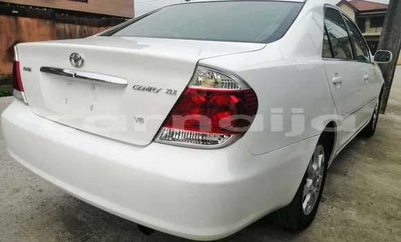 Acheter Occasion Voiture Toyota Camry Blanc à Lagos, État de Lagos Acheter Occasion Voiture Toyota Camry Blanc à Lagos, État de Lagos