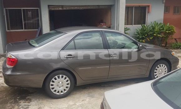 Acheter Occasion Voiture Toyota Camry Beige à Lagos, État de Lagos Acheter Occasion Voiture Toyota Camry Beige à Lagos, État de Lagos