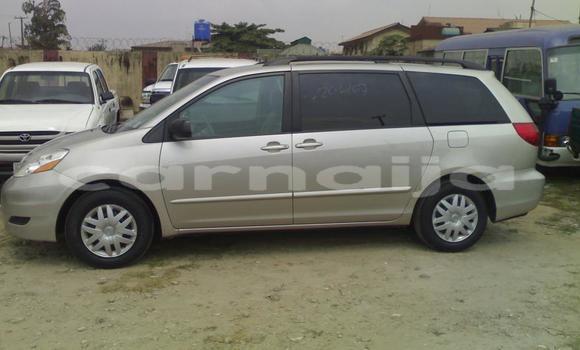 Acheter Occasion Voiture Toyota Sienna Gris à Lagos, État de Lagos Acheter Occasion Voiture Toyota Sienna Gris à Lagos, État de Lagos