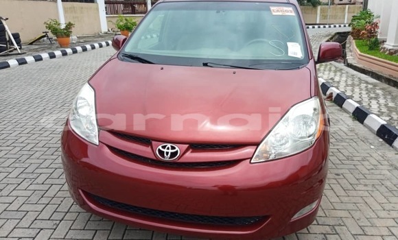Acheter Occasion Voiture Toyota Sienna Rouge à Lagos, État de Lagos