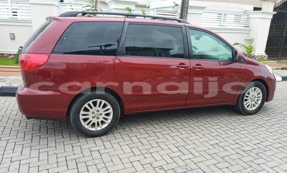Acheter Occasion Voiture Toyota Sienna Rouge à Lagos, État de Lagos Acheter Occasion Voiture Toyota Sienna Rouge à Lagos, État de Lagos