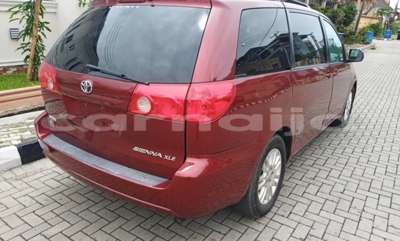 Acheter Occasion Voiture Toyota Sienna Rouge à Lagos, État de Lagos Acheter Occasion Voiture Toyota Sienna Rouge à Lagos, État de Lagos