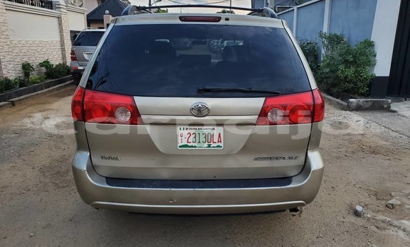 Acheter Occasion Voiture Toyota Sienna Gris à Lagos, État de Lagos Acheter Occasion Voiture Toyota Sienna Gris à Lagos, État de Lagos