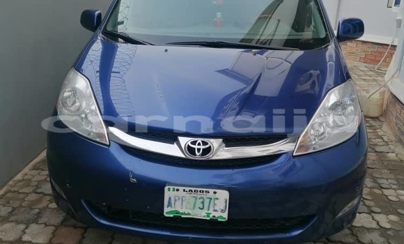 Acheter Occasion Voiture Toyota Sienna Bleu à Lagos, État de Lagos Acheter Occasion Voiture Toyota Sienna Bleu à Lagos, État de Lagos