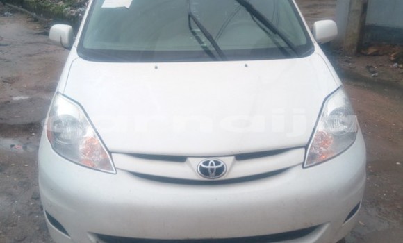 Acheter Occasion Voiture Toyota Sienna Blanc à Lagos, État de Lagos