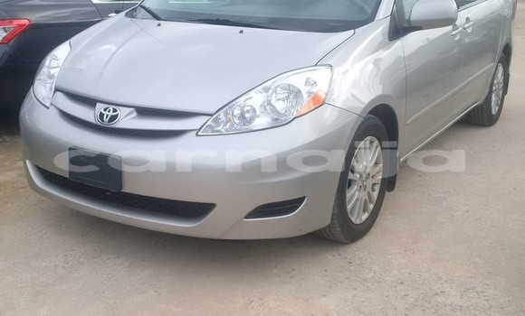 Acheter Occasion Voiture Toyota Sienna Beige à Lagos, État de Lagos Acheter Occasion Voiture Toyota Sienna Beige à Lagos, État de Lagos