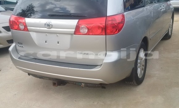 Acheter Occasion Voiture Toyota Sienna Beige à Lagos, État de Lagos Acheter Occasion Voiture Toyota Sienna Beige à Lagos, État de Lagos