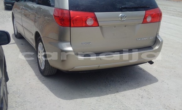 Buy Used Toyota Sienna Silver Car in Lagos in Lagos State Buy Used Toyota Sienna Silver Car in Lagos in Lagos State