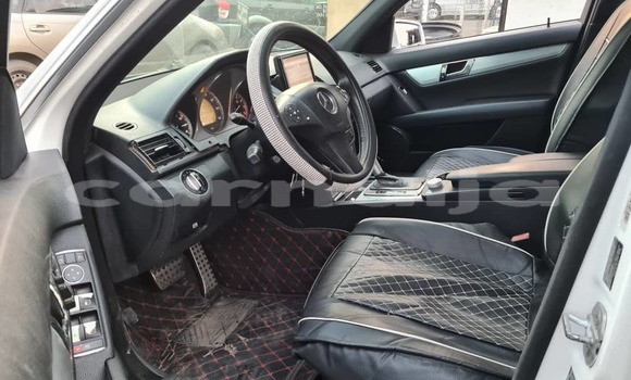 Acheter Occasion Voiture Mercedes-Benz C–Class Blanc à Lagos, État de Lagos Acheter Occasion Voiture Mercedes-Benz C–Class Blanc à Lagos, État de Lagos