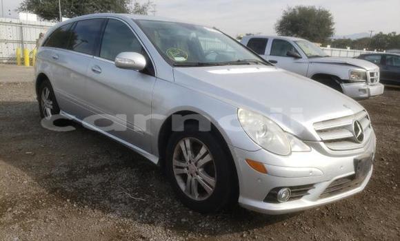 Buy New Mercedes-Benz R–Class Silver Car in Badagry in Lagos State Buy New Mercedes-Benz R–Class Silver Car in Badagry in Lagos State