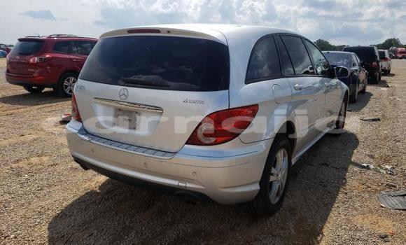 Buy New Mercedes-Benz R–Class Silver Car in Badagry in Lagos State Buy New Mercedes-Benz R–Class Silver Car in Badagry in Lagos State
