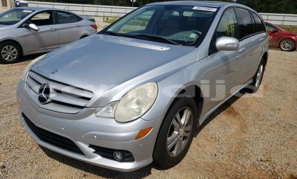 Buy New Mercedes-Benz R–Class Silver Car in Badagry in Lagos State Buy New Mercedes-Benz R–Class Silver Car in Badagry in Lagos State