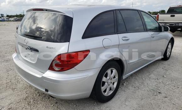 Buy New Mercedes-Benz R–Class Silver Car in Badagry in Lagos State Buy New Mercedes-Benz R–Class Silver Car in Badagry in Lagos State
