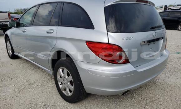 Buy New Mercedes-Benz R–Class Silver Car in Badagry in Lagos State Buy New Mercedes-Benz R–Class Silver Car in Badagry in Lagos State