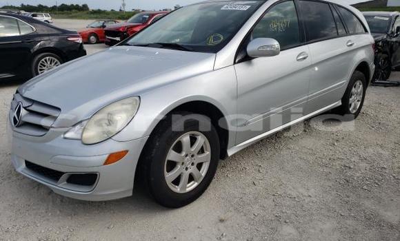 Buy New Mercedes-Benz R–Class Silver Car in Badagry in Lagos State Buy New Mercedes-Benz R–Class Silver Car in Badagry in Lagos State