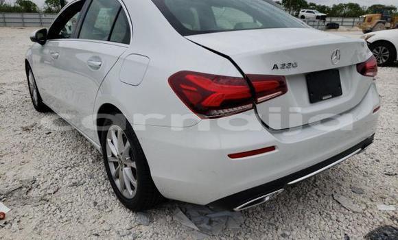 Acheter Neuf Voiture Mercedes-Benz A–Class Blanc à Badagry, État de Lagos Acheter Neuf Voiture Mercedes-Benz A–Class Blanc à Badagry, État de Lagos