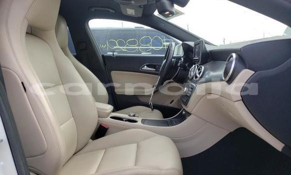 Acheter Neuf Voiture Mercedes-Benz CLA-klasse Blanc à Badagry, État de Lagos Acheter Neuf Voiture Mercedes-Benz CLA-klasse Blanc à Badagry, État de Lagos