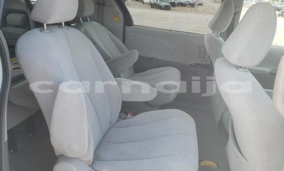 Buy New Toyota Sienna White Car in Badagry in Lagos State Buy New Toyota Sienna White Car in Badagry in Lagos State