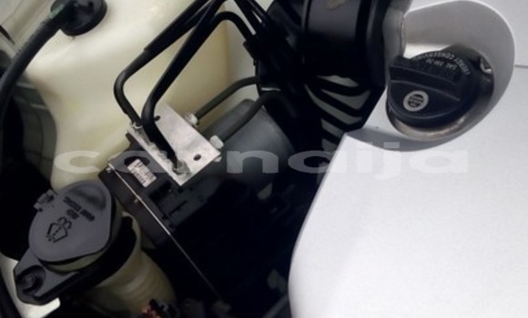 Buy Used Toyota Venza White Car in Lagos in Lagos State Buy Used Toyota Venza White Car in Lagos in Lagos State