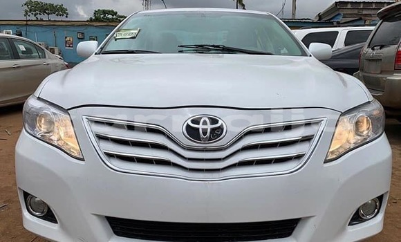 Acheter Occasion Voiture Toyota Camry Blanc à Lagos, État de Lagos Acheter Occasion Voiture Toyota Camry Blanc à Lagos, État de Lagos