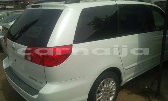 Buy Used Toyota Sienna White Car in Lagos in Lagos State Buy Used Toyota Sienna White Car in Lagos in Lagos State