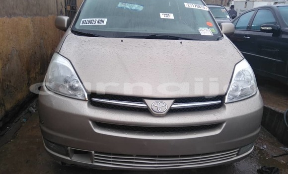 Buy Used Toyota Sienna Brown Car in Lagos in Lagos State