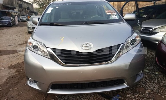 Buy Used Toyota Sienna Silver Car in Lagos in Lagos State Buy Used Toyota Sienna Silver Car in Lagos in Lagos State