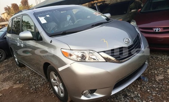 Acheter Occasion Voiture Toyota Sienna Gris à Lagos, État de Lagos Acheter Occasion Voiture Toyota Sienna Gris à Lagos, État de Lagos