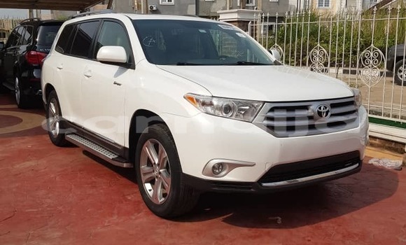 Acheter Occasion Voiture Toyota Highlander Blanc à Lagos, État de Lagos Acheter Occasion Voiture Toyota Highlander Blanc à Lagos, État de Lagos