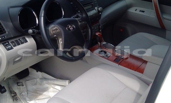Buy Used Toyota Highlander White Car in Lagos in Lagos State Buy Used Toyota Highlander White Car in Lagos in Lagos State