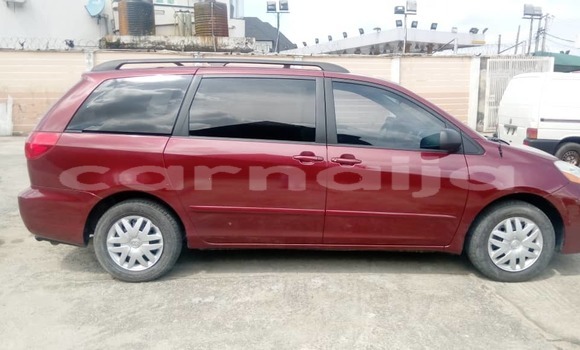Acheter Occasion Voiture Toyota Sienna Rouge à Lagos, État de Lagos Acheter Occasion Voiture Toyota Sienna Rouge à Lagos, État de Lagos