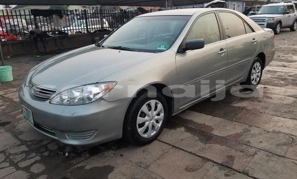 Acheter Occasion Voiture Toyota Camry Gris à Lagos, État de Lagos