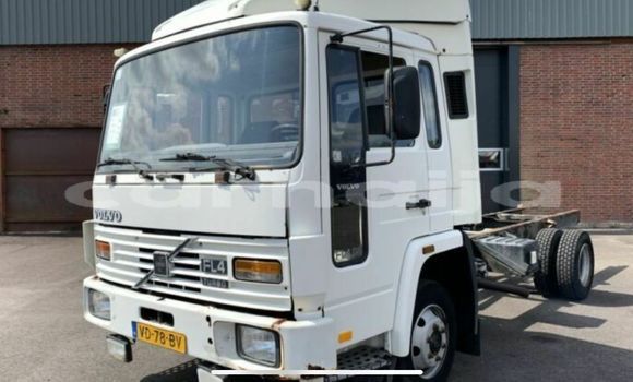 Acheter Import Utilitaire Volvo F4 Blanc à Apapa, État de Lagos Acheter Import Utilitaire Volvo F4 Blanc à Apapa, État de Lagos