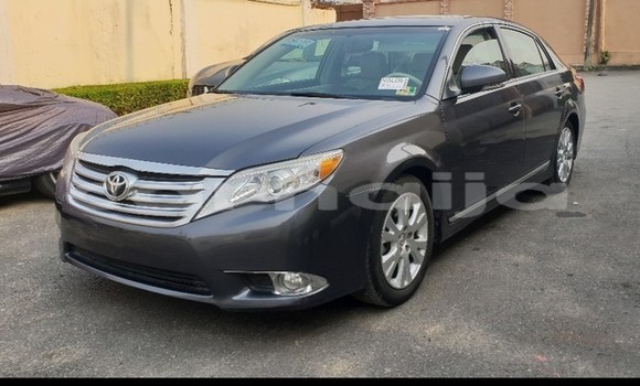Buy Used Toyota Avalon Black Car in Lagos in Lagos State