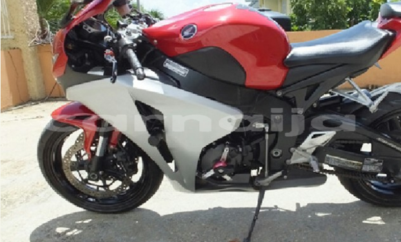 Buy Used Honda CBR 1000 RR Red Bike in Benin City in Edo Buy Used Honda CBR 1000 RR Red Bike in Benin City in Edo