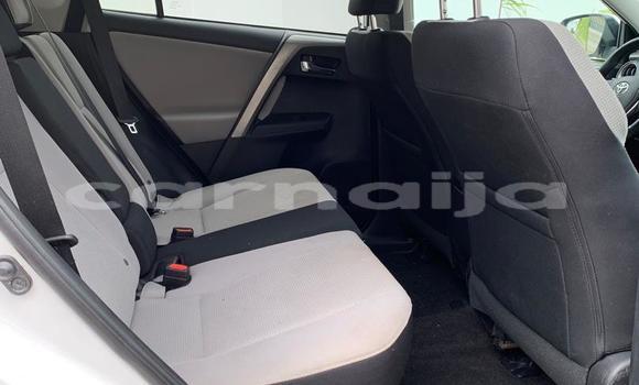 Acheter Occasion Voiture Toyota RAV4 Blanc à Lagos, État de Lagos Acheter Occasion Voiture Toyota RAV4 Blanc à Lagos, État de Lagos